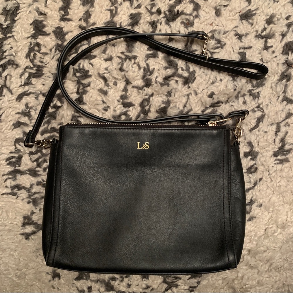 Lo & Sons Pearl Crossbody Purse in Black/Gold
